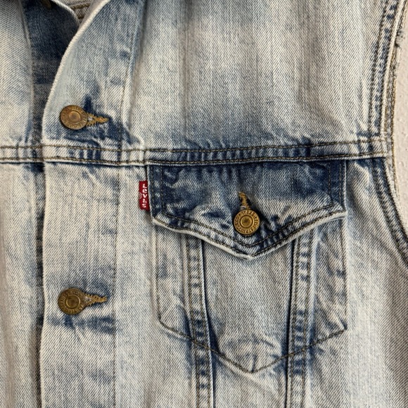 Levi's Men's Denim Trucker Vest Blue Cotton Sleeveless Jean Jacket Western Work - Picture 4 of 15